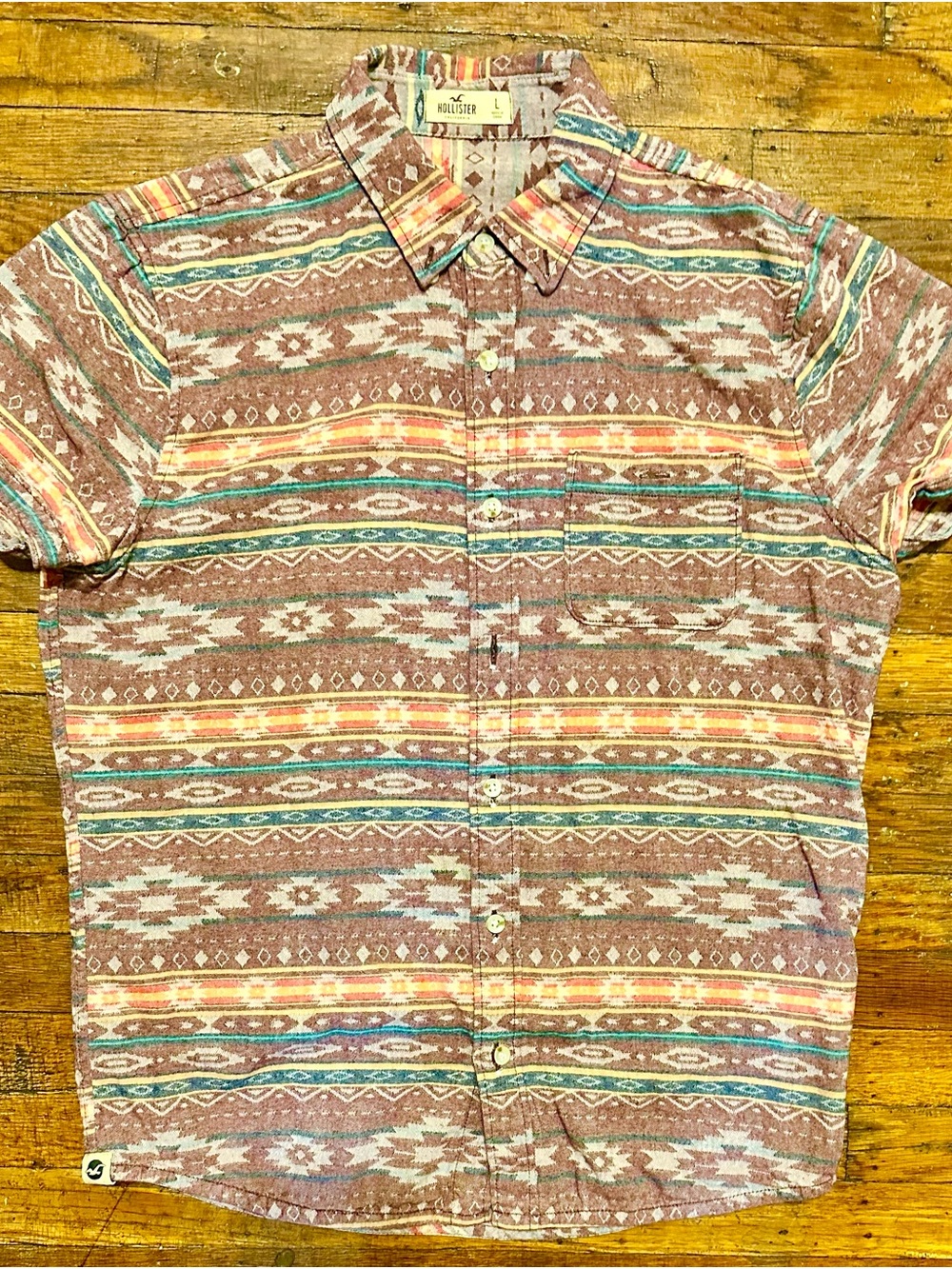Hollister Men's Short-Sleeve Reversible Aztec Button Up Shirt